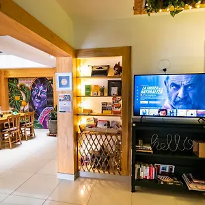 Albergue Adn Algo De Nosotros - Malaika